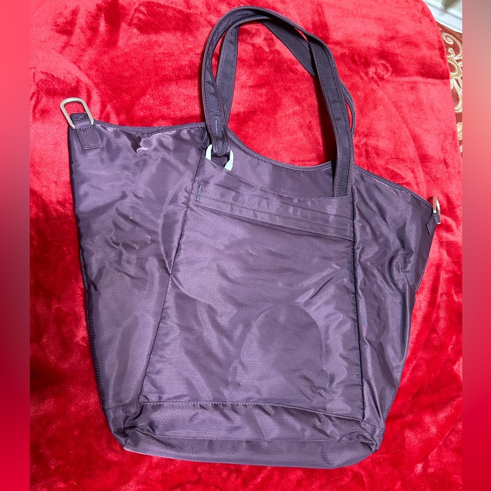 Magellan RFID tote